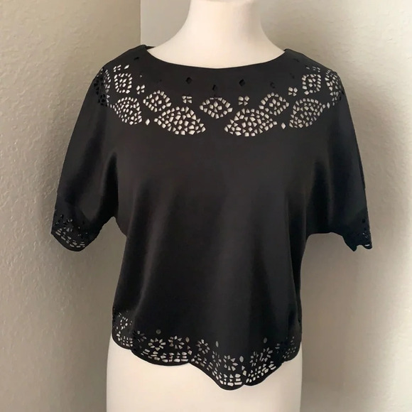PAPERMOON black cutout crop top - Picture 1 of 10
